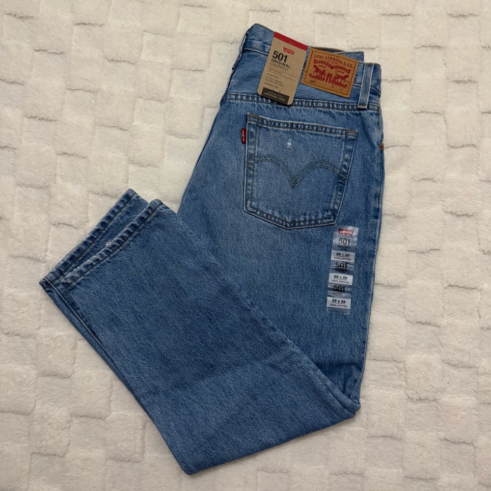 Levi's 501 High-Rise Straight Leg Crop Jeans Distressed Light Wash - 29 x 26 NWT - Picture 3 of 9